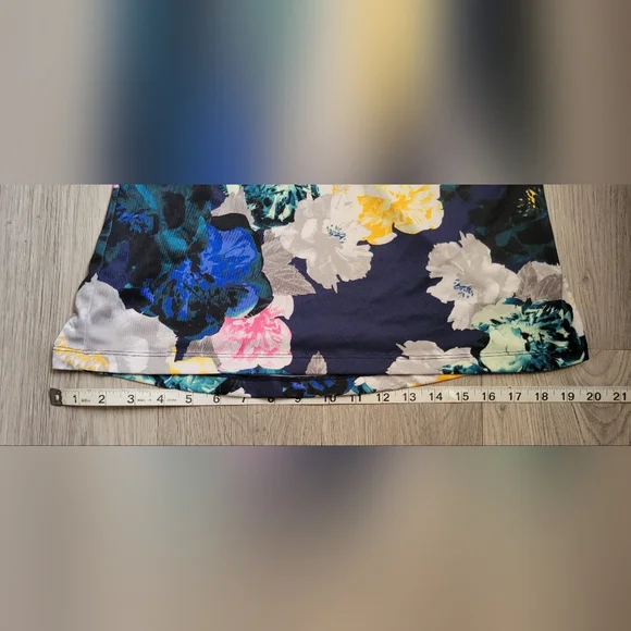 Old Navy Active Go-Dri Floral Racerback with built-in sports bra, Women's Medium - Picture 6 of 13